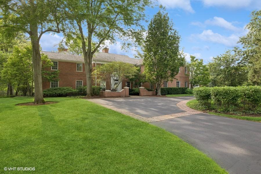 1 Briar Ln., Glencoe, IL 60022
