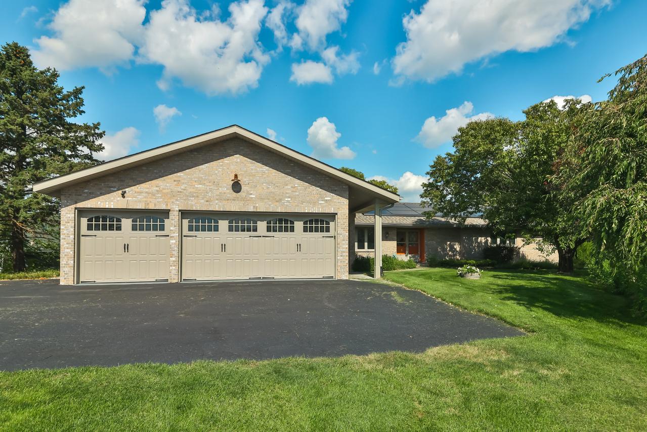 9525 Brenda Dr., Roscoe, IL 61073