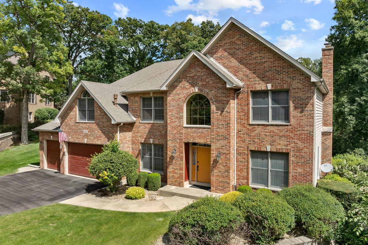 695 Braintree Ln., Bartlett, IL 60103