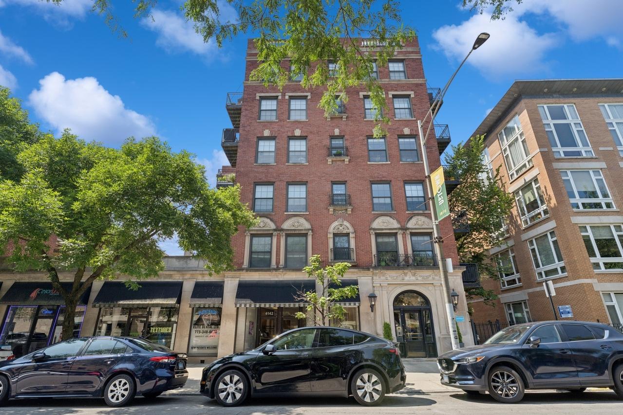 4144 N Sheridan Rd. #408, Chicago, IL 60613