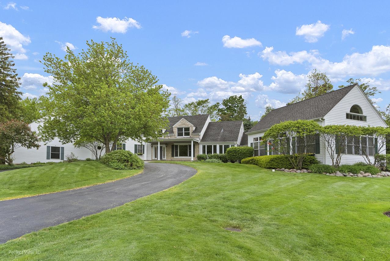 110 Inverway, Inverness, IL 60067