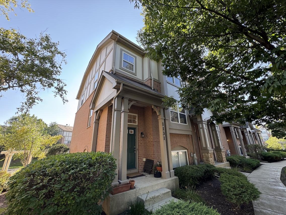 1131 N Claremont Dr., Palatine, IL 60074