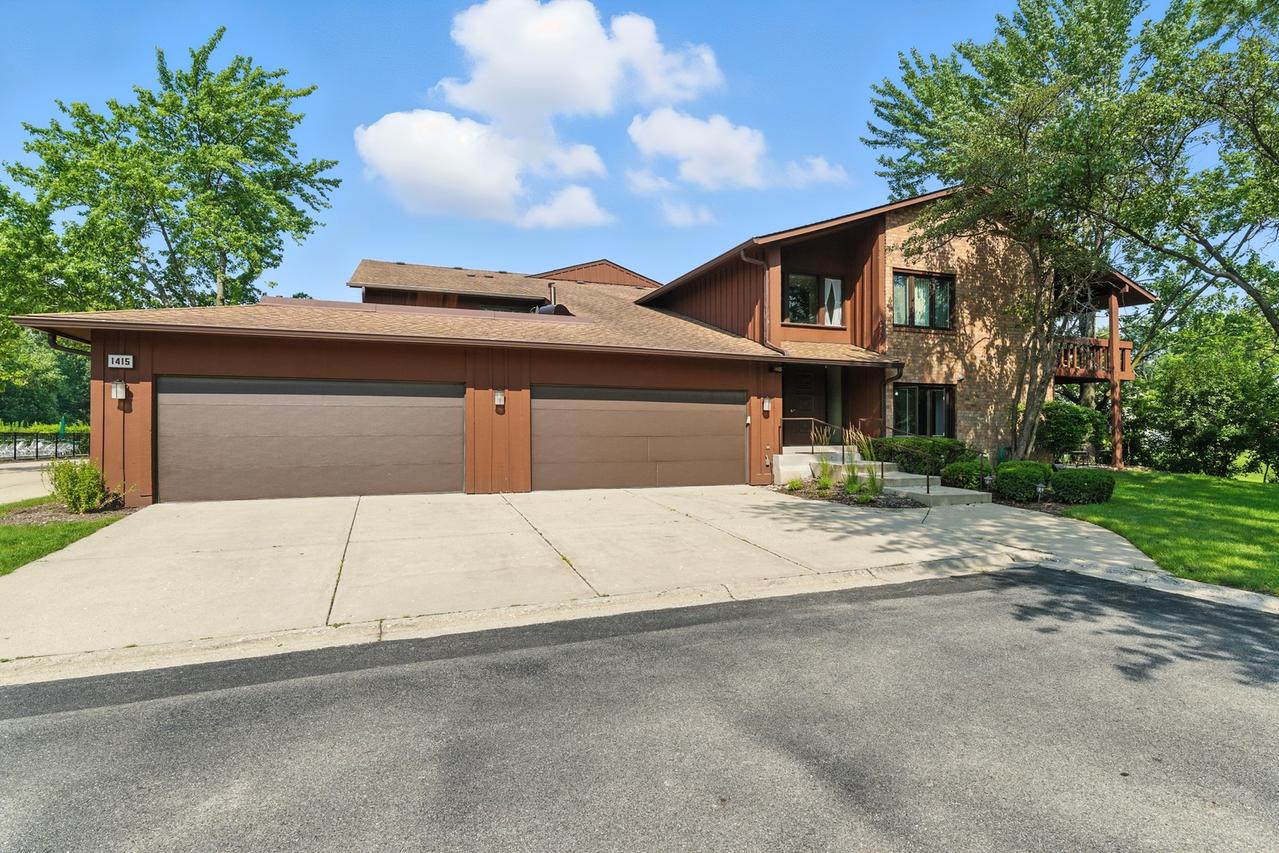 1415 Chartres Dr. #1F, Northbrook, IL 60062