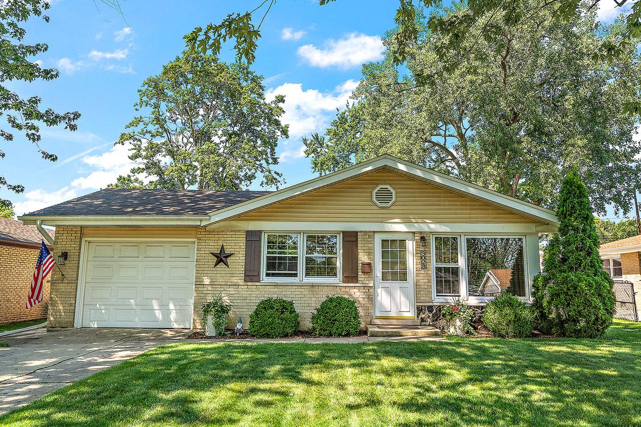 3028 Florence Ave., Steger, IL 60475