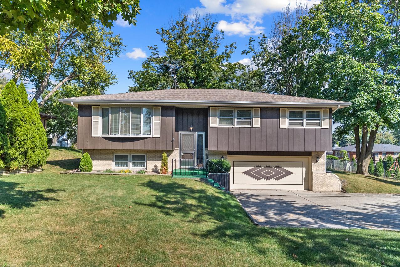 7831 Clarendon Hills Rd., Willowbrook, IL 60527