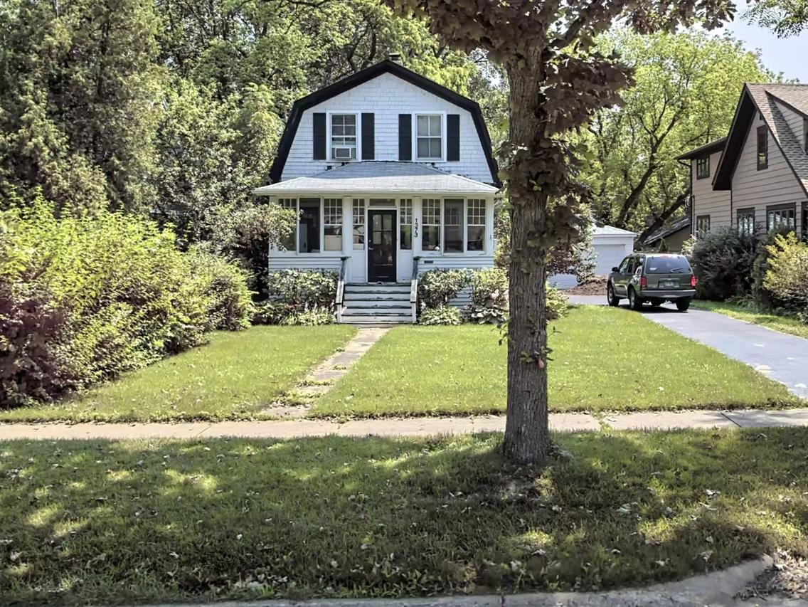 1373 Oakwood Ave., Highland Park, IL 60035