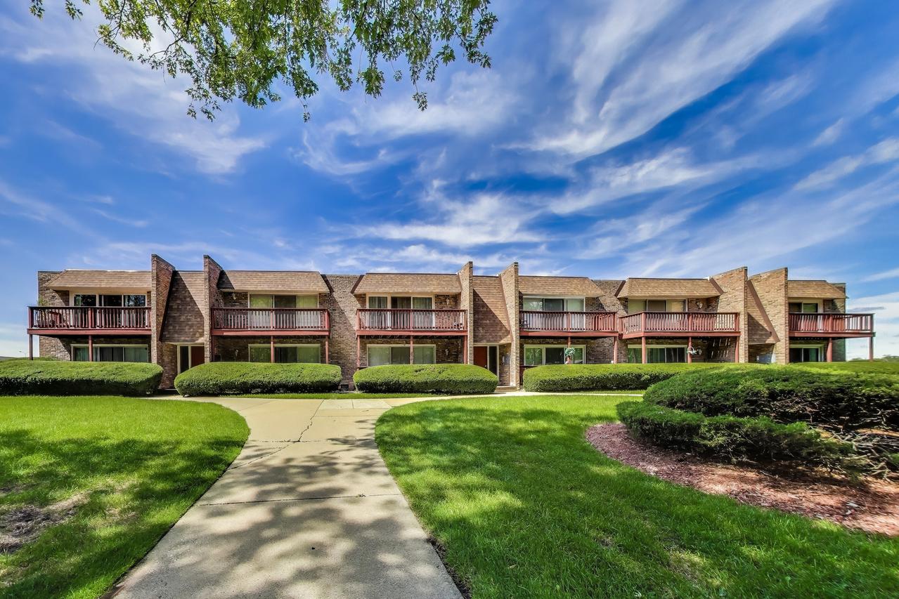 518 N Roberts Dr. #2a, Glenwood, IL 60425