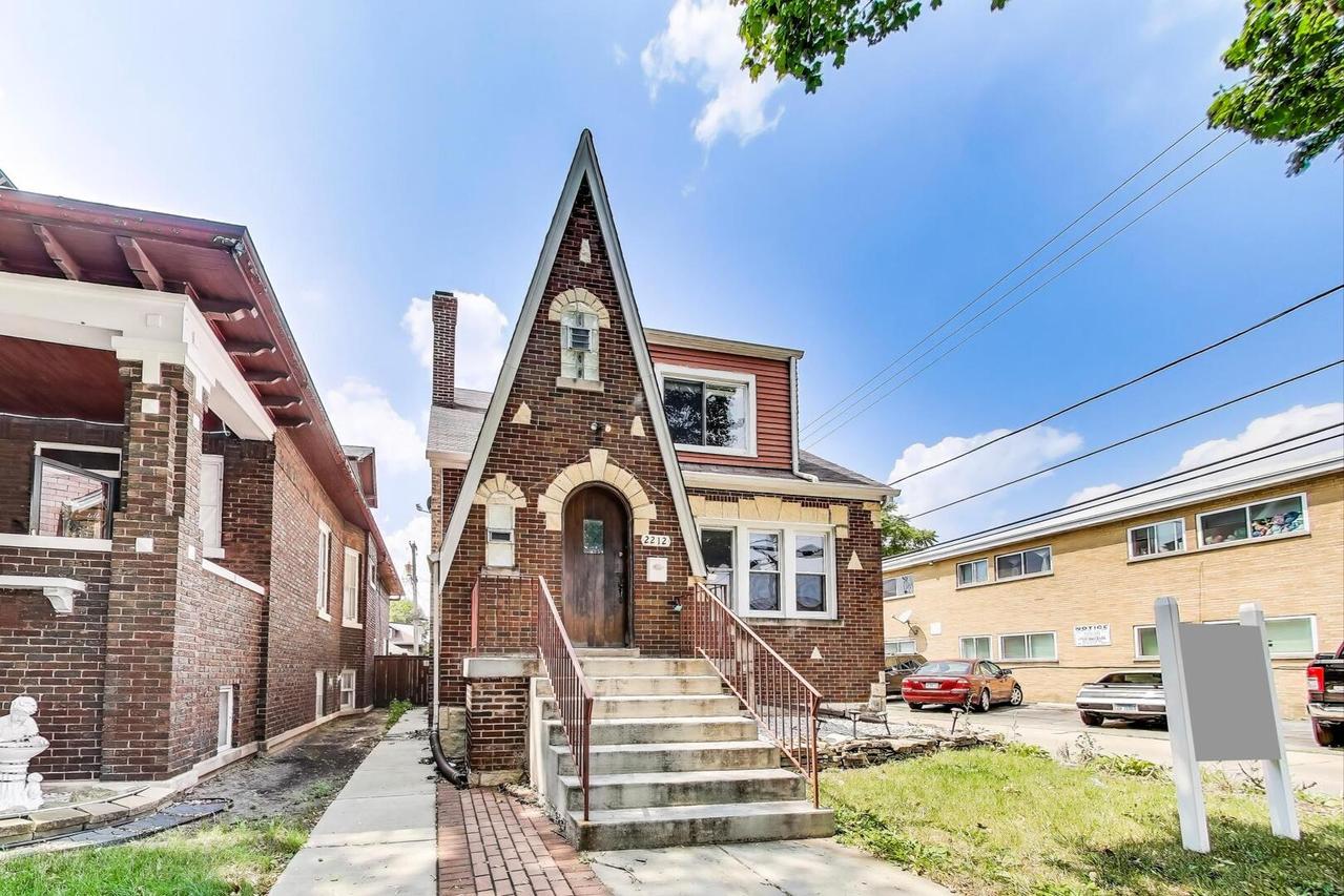 2212 Grove Ave., Berwyn, IL 60402