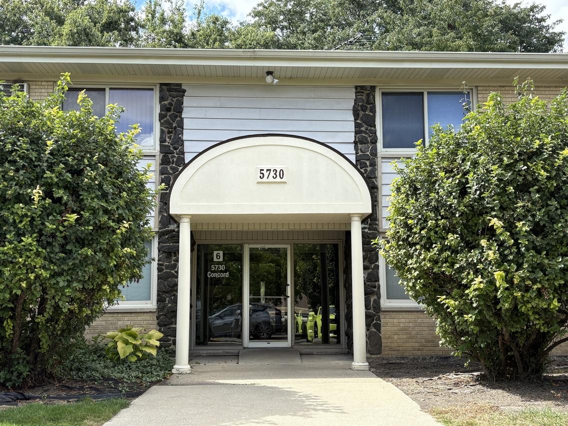 5730 Concord Ln. #3, Clarendon Hills, IL 60514