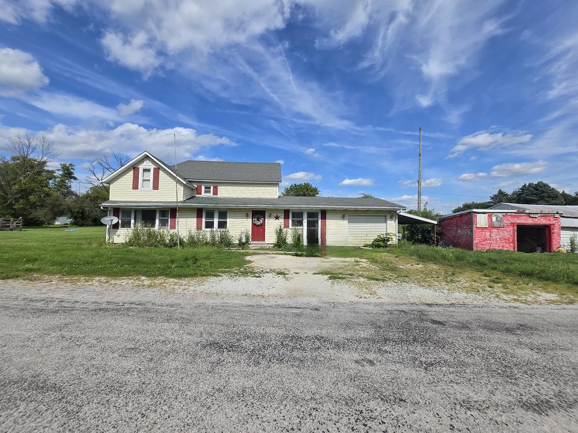 802 Railroad St., Beaverville, IL 60912