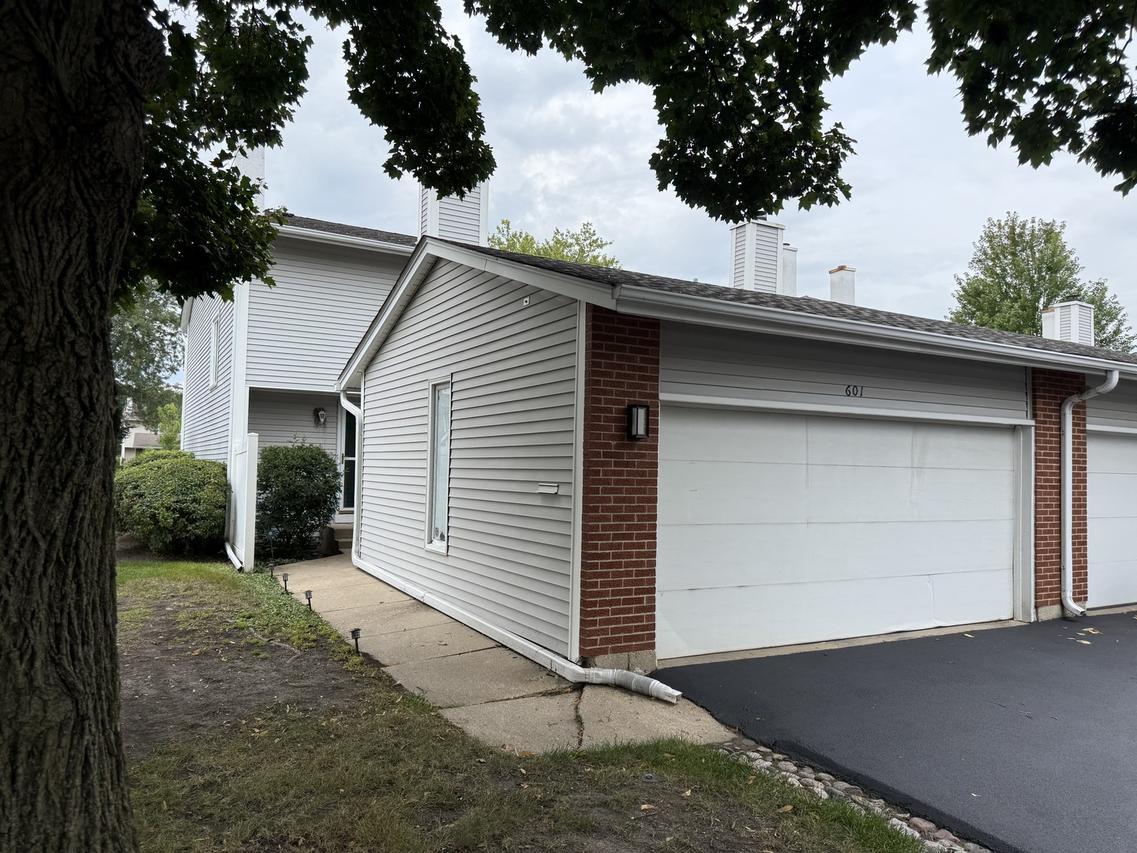 601 Pheasant Ln., Deerfield, IL 60015