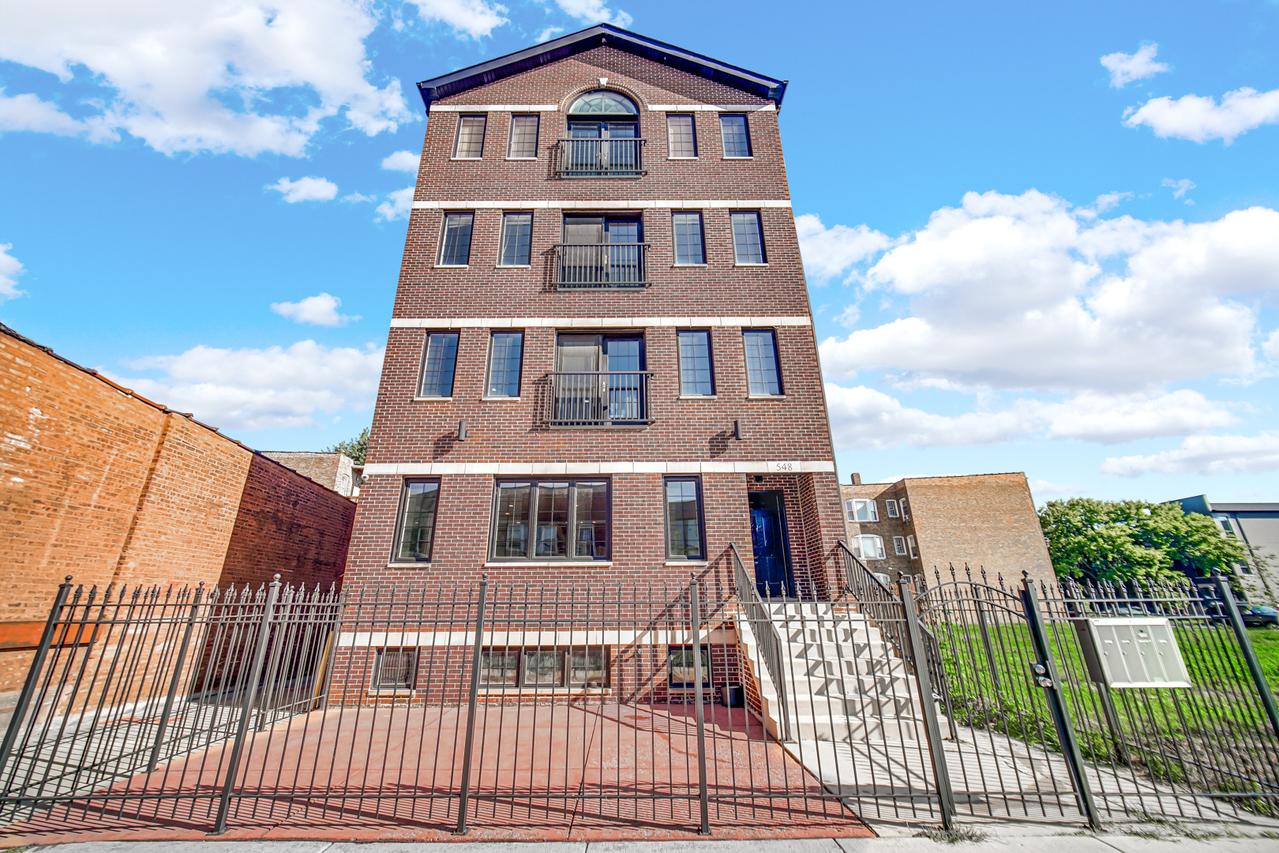 548 E 50th St. #1, Chicago, IL 60615