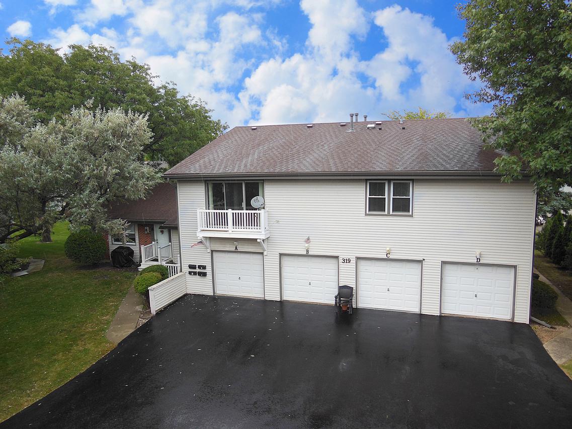 319 Indiana Ct. #D, Bloomingdale, IL 60108