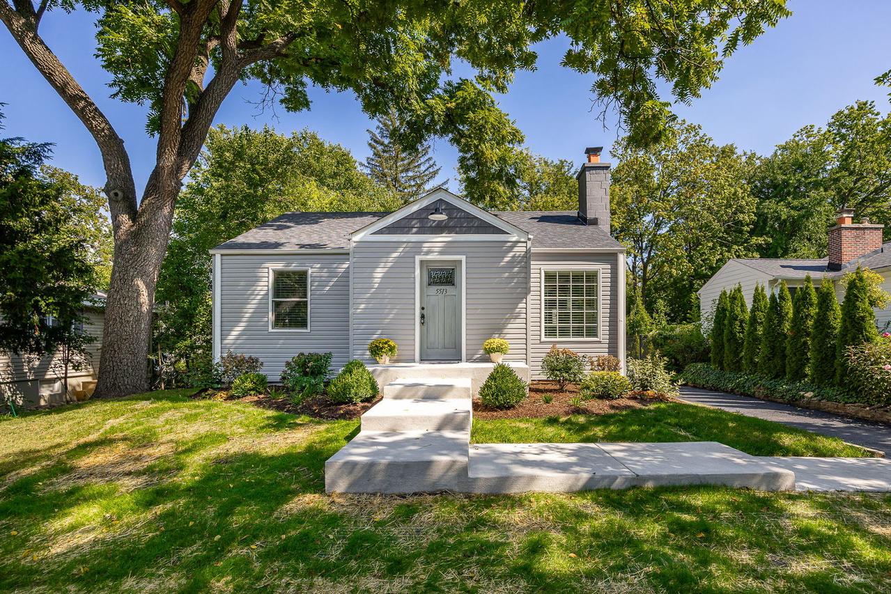 5513 Pershing Ave., Downers Grove, IL 60515