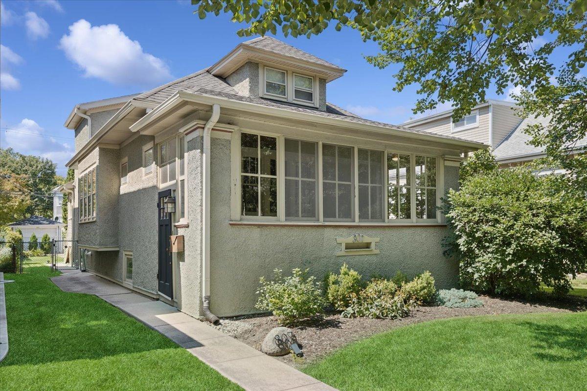 807 S Lombard Ave., Oak Park, IL 60304
