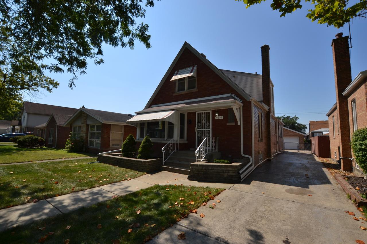 9516 S Francisco Ave., Evergreen Park, IL 60805