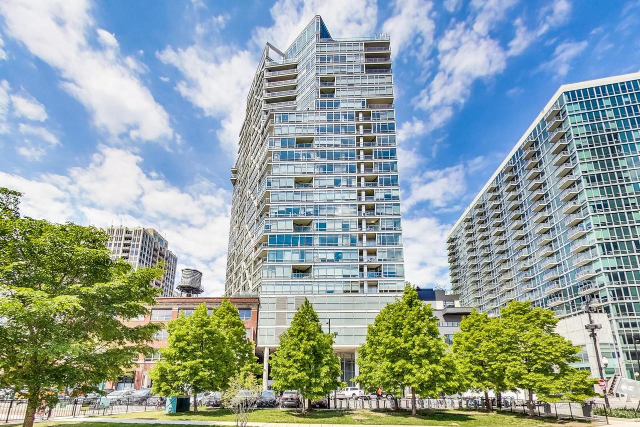 510 W Erie St. #1801, Chicago, IL 60654