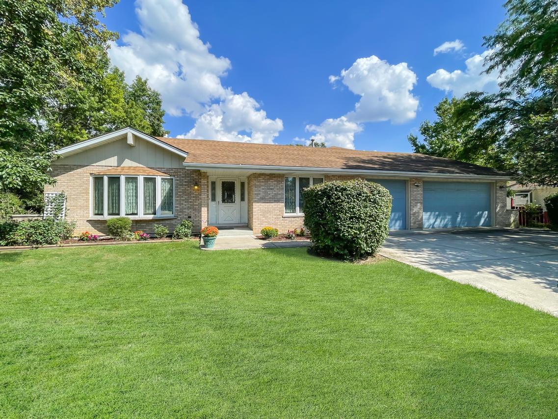 10211 S 88th Ave., Palos Hills, IL 60465
