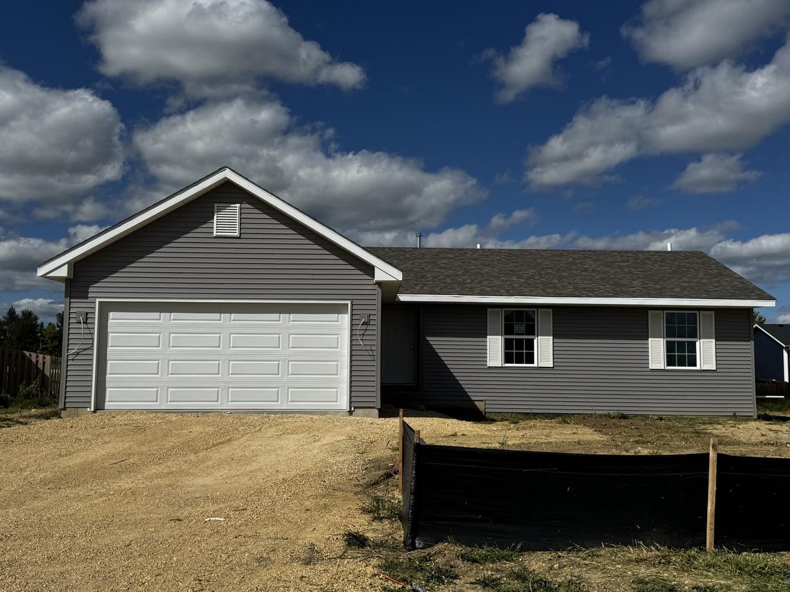 203 Autumnwood Ln., Davis Junction, IL 61020