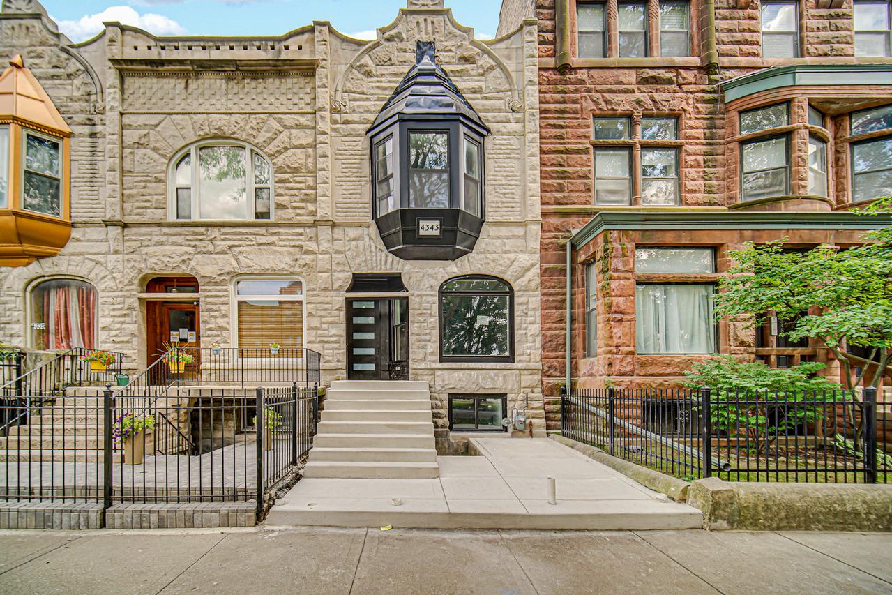 4343 S Ellis Ave., Chicago, IL 60653