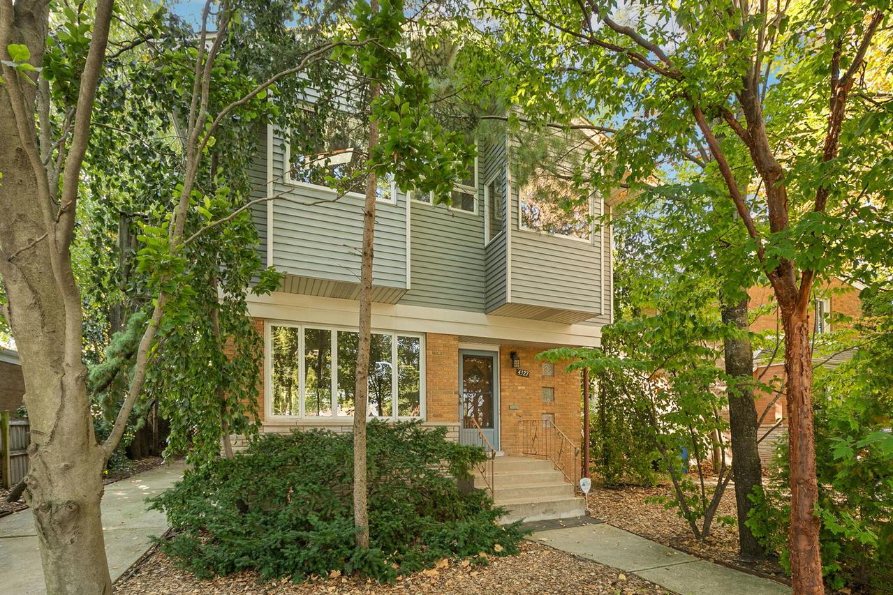 4327 W 81st St., Chicago, IL 60652