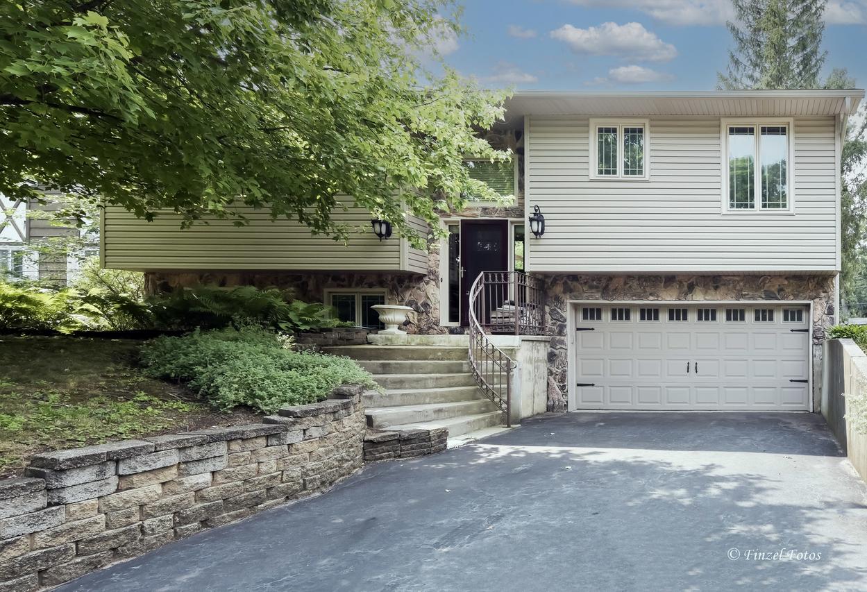 8609 Alden Rd., Wonder Lake, IL 60097