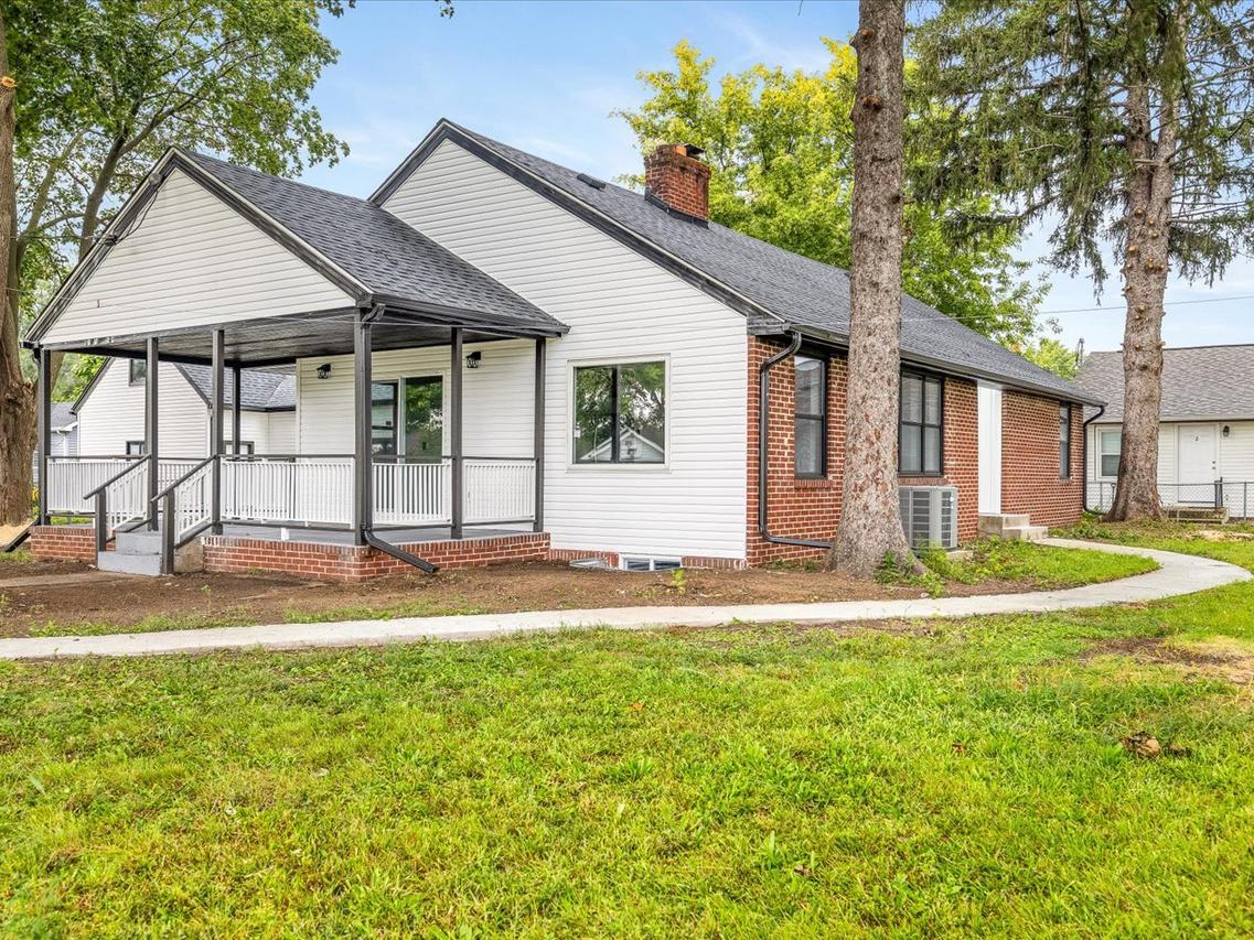 7604 N 2nd St., Machesney Park, IL 61115