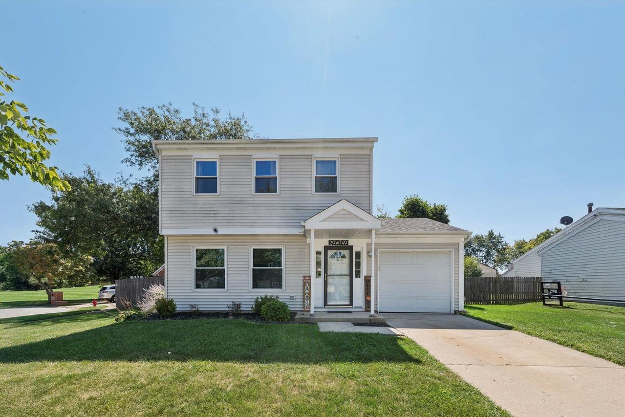 29W749 Hurlingham Dr., Warrenville, IL 60555