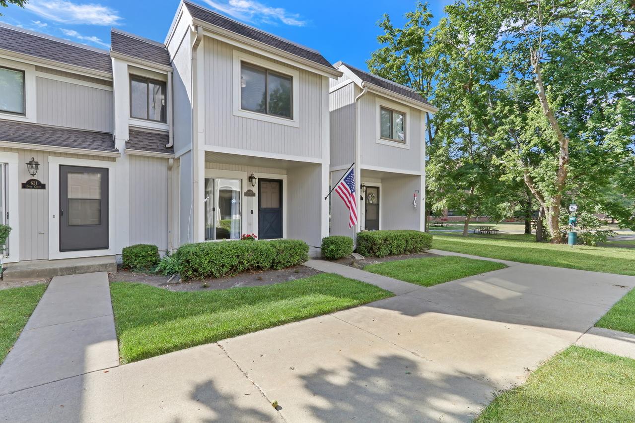 633 Dove Ct., Grayslake, IL 60030