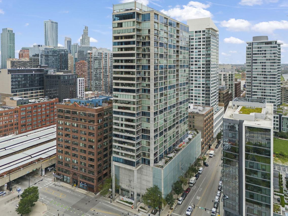 611 S Wells St. #2402, Chicago, IL 60607