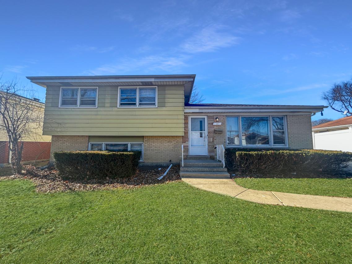 10 N Adams Dr., Addison, IL 60101