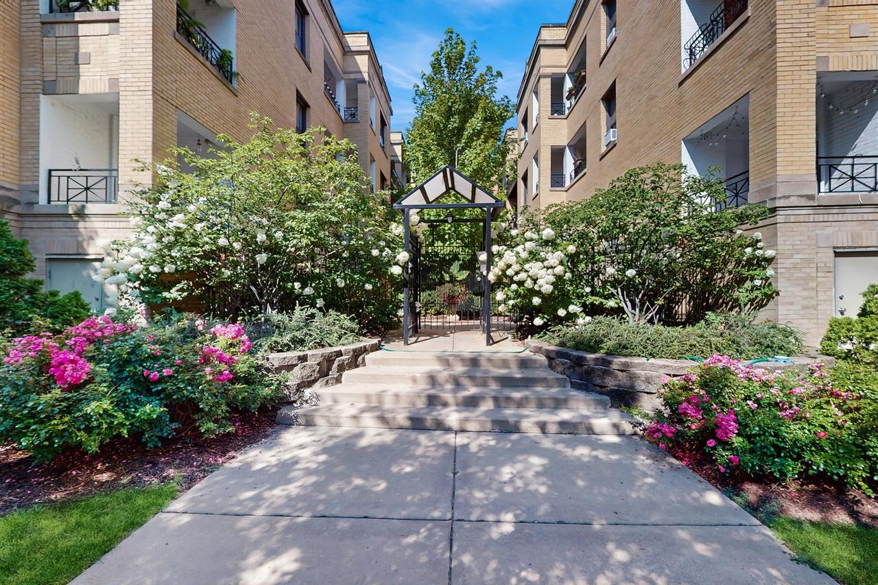 5924 N Paulina St. #1E, Chicago, IL 60660