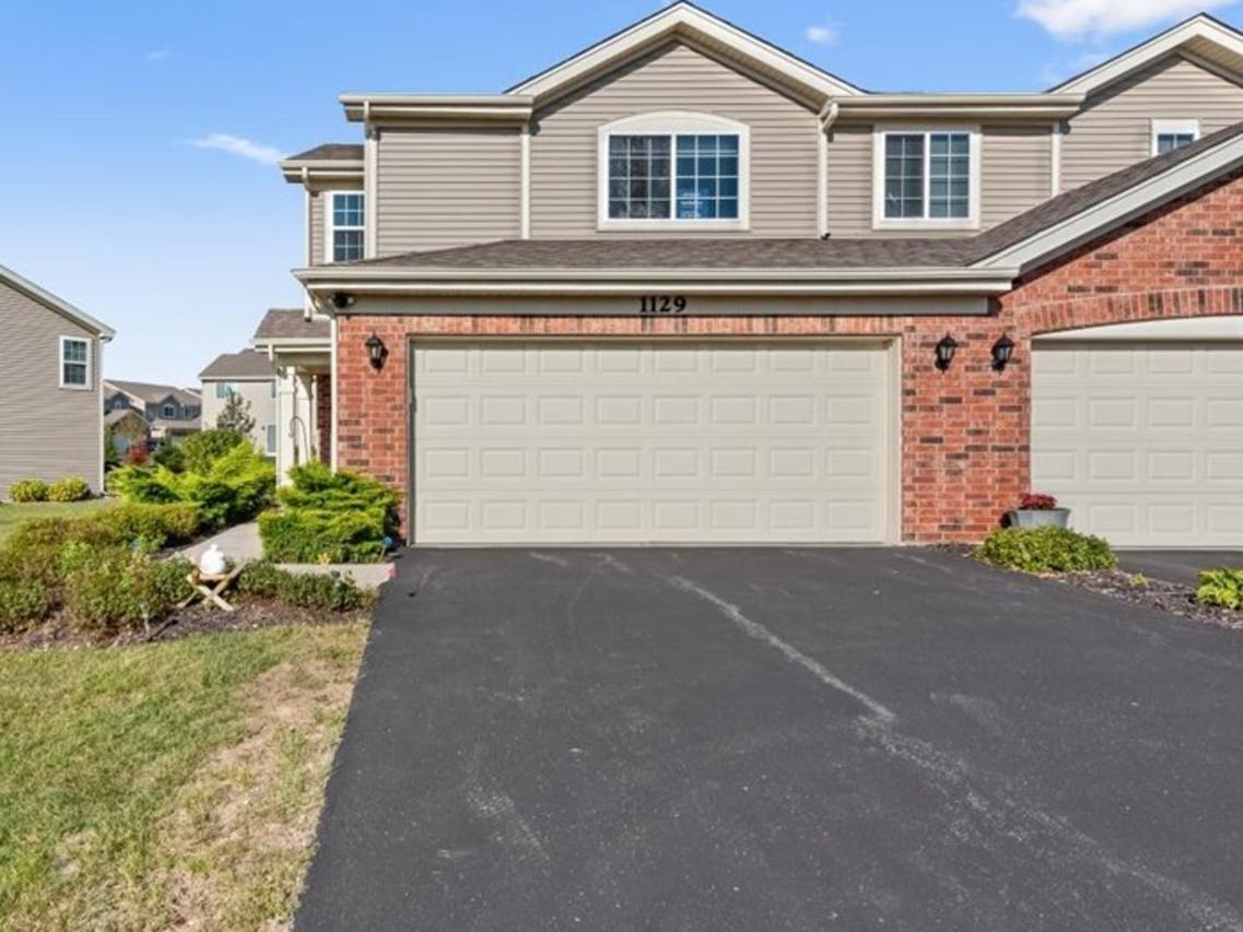 1129 Amber Dr., Cary, IL 60013
