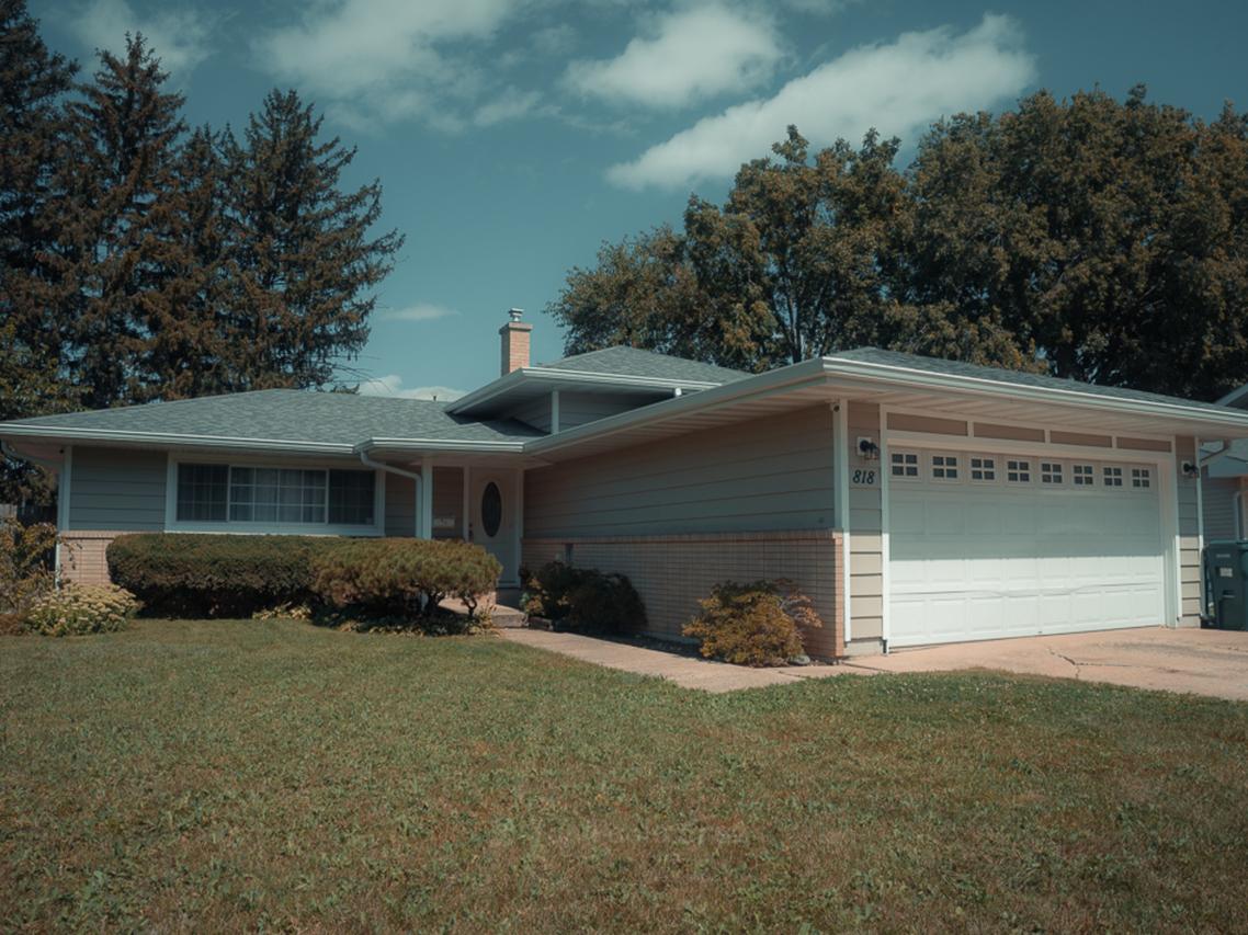 818 Horseshoe Dr., Joliet, IL 60435