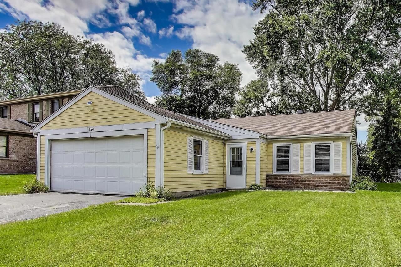 654 Middleton Dr., Roselle, IL 60172