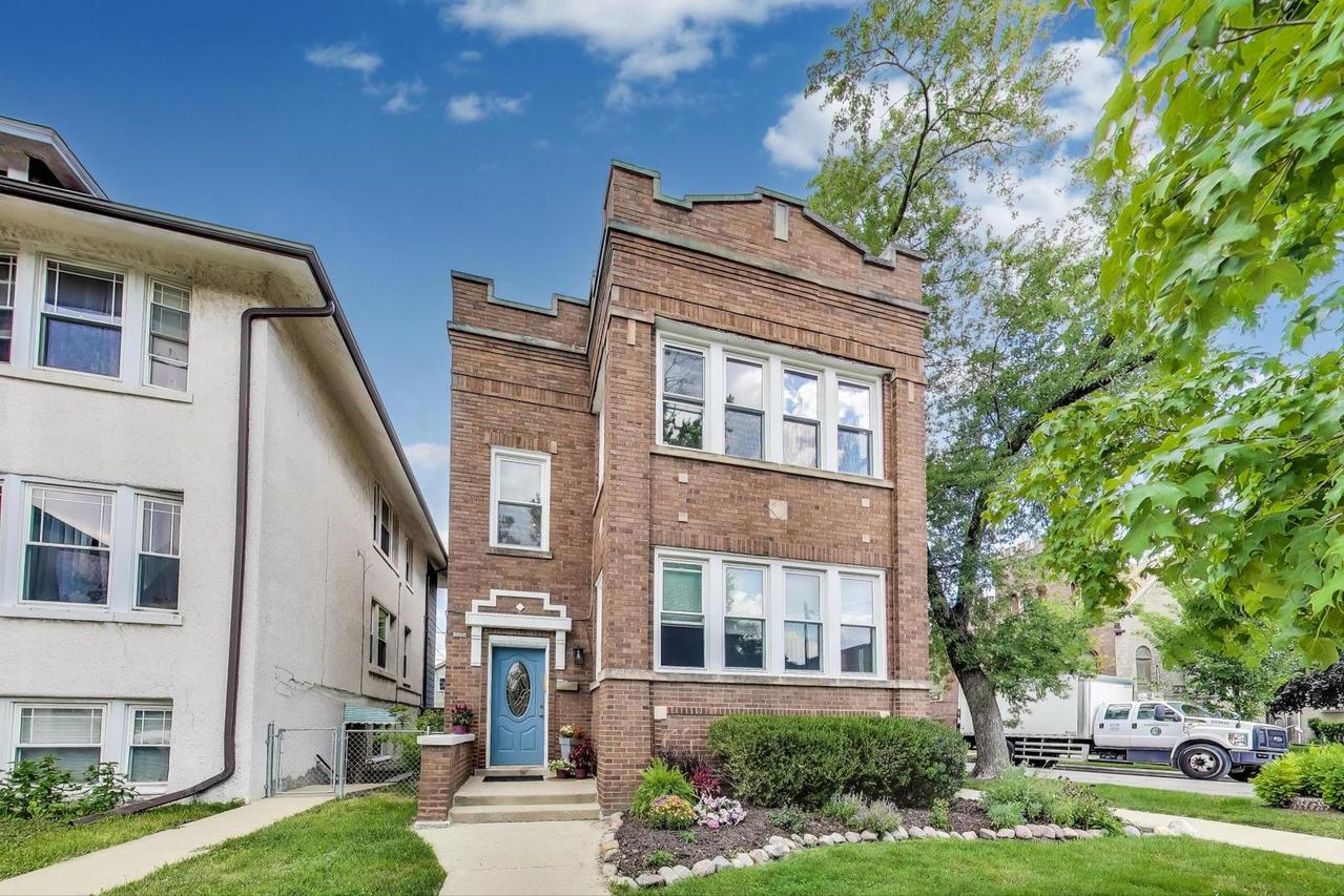5000 W Grace St., Chicago, IL 60641