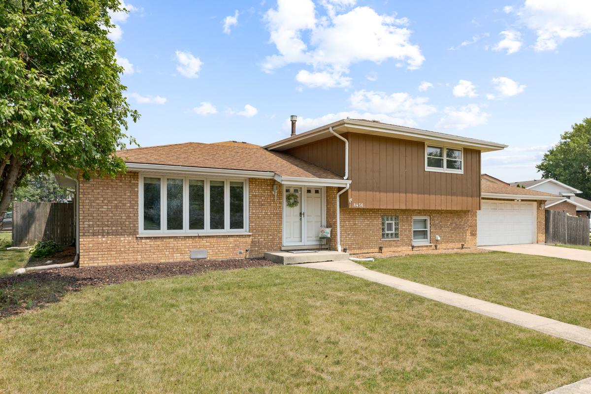 8456 170th Pl., Tinley Park, IL 60487