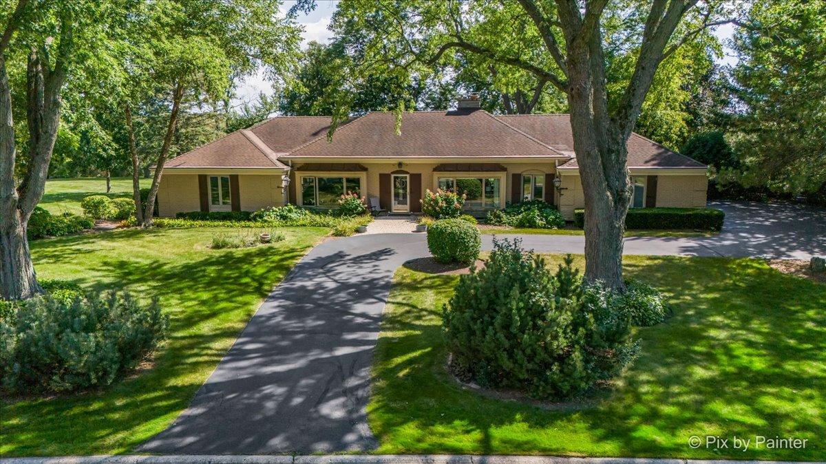169 Crestview Ct., Barrington, IL 60010