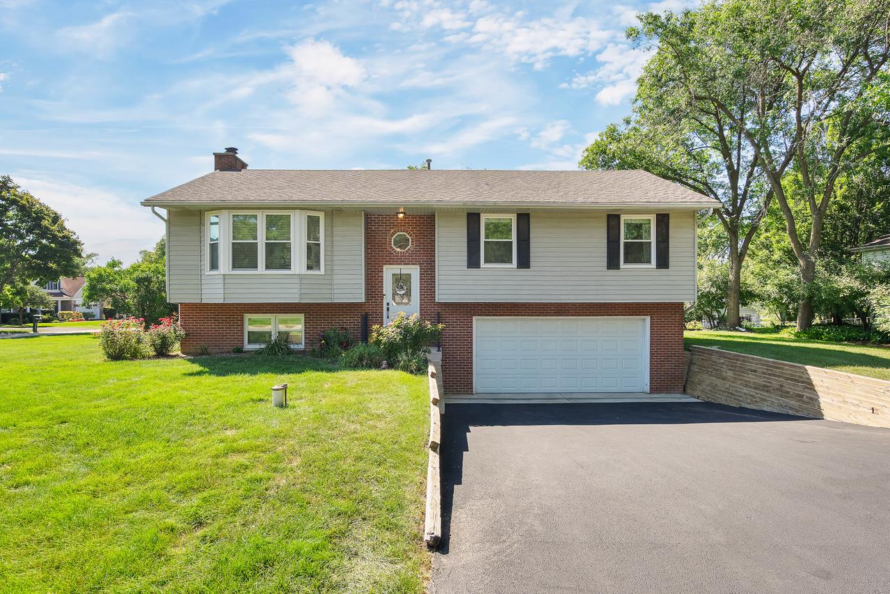 21012 N 18th St., Barrington, IL 60010