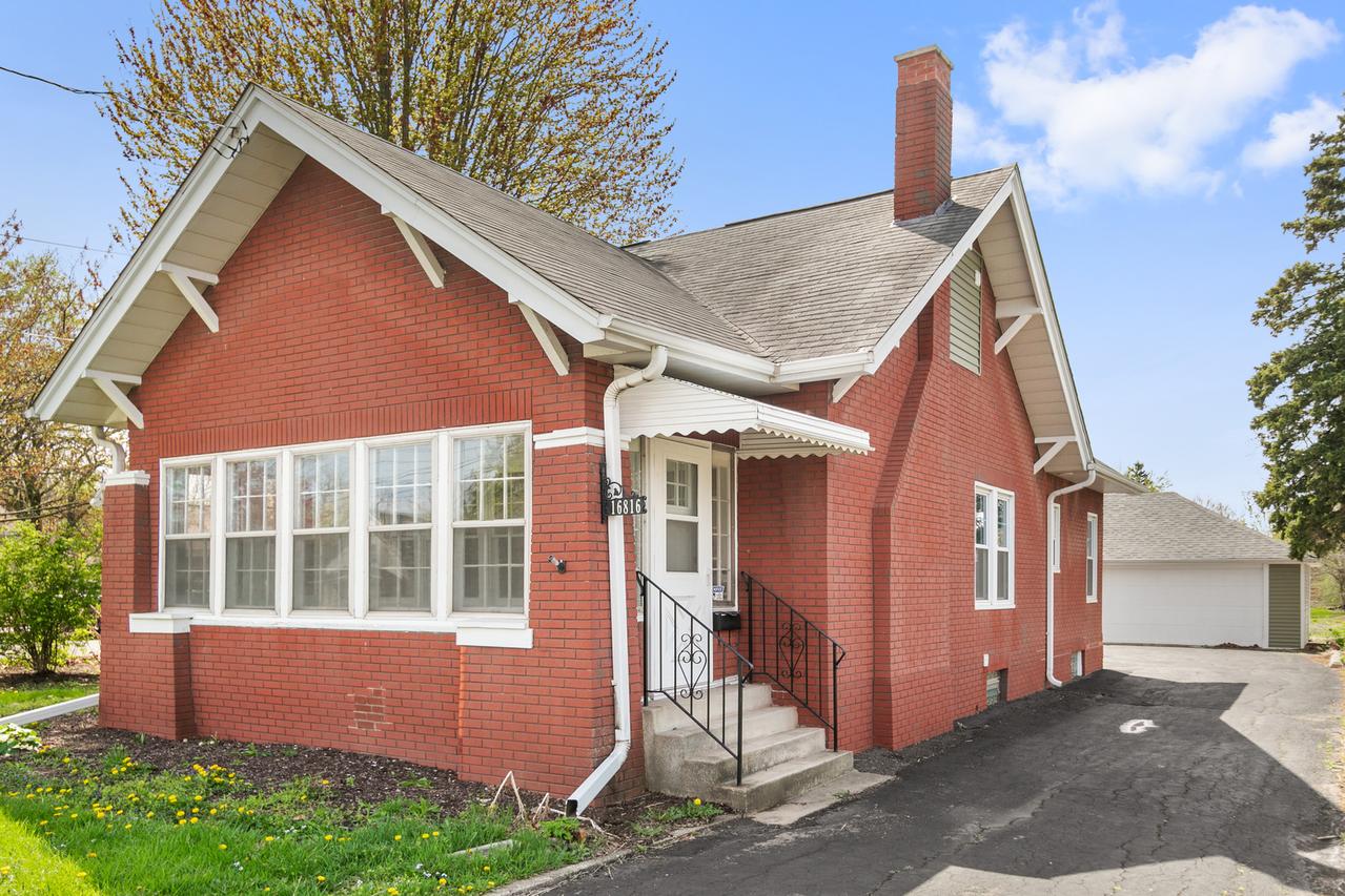 16816 S Park Ave., South Holland, IL 60473