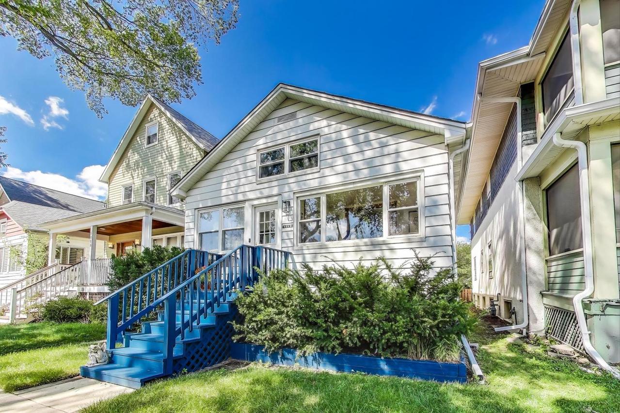 1113 Monroe St., Evanston, IL 60202