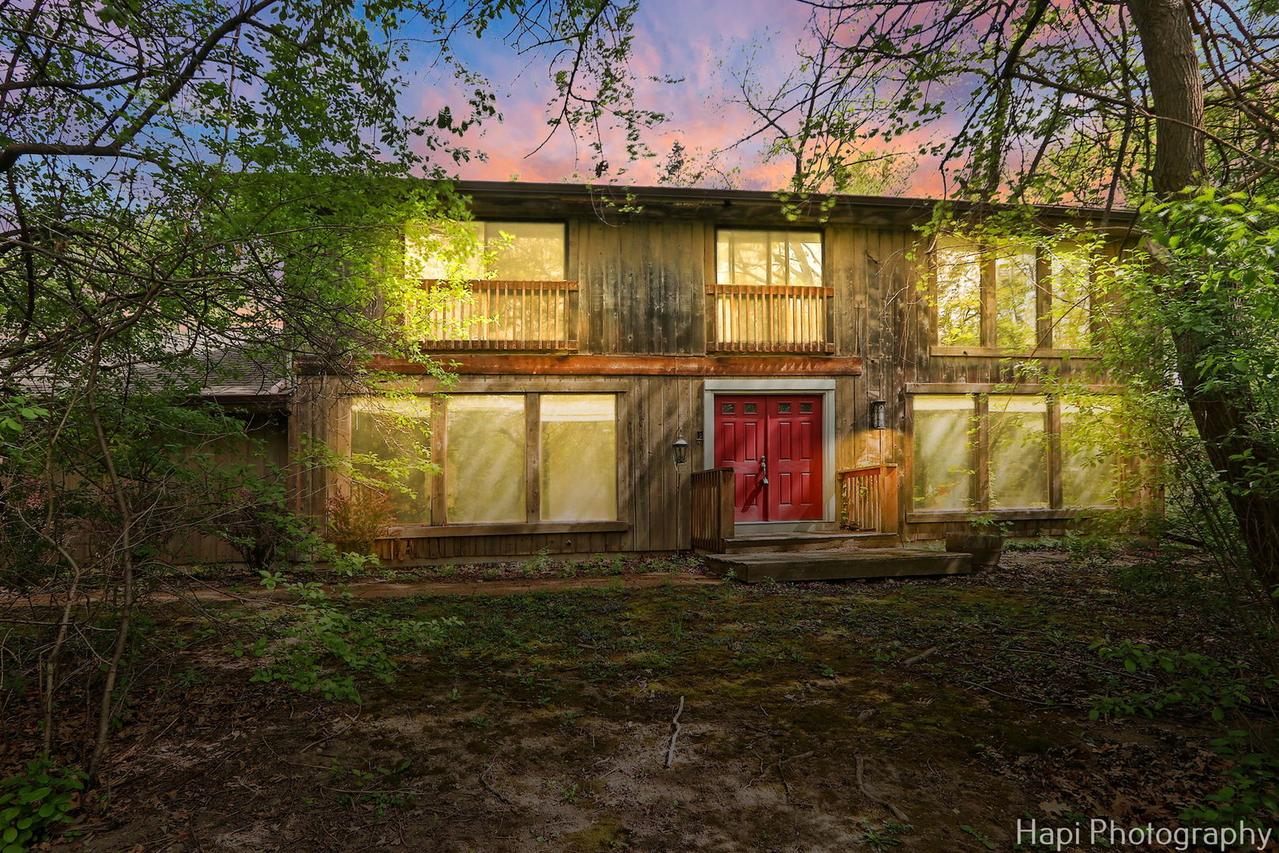 24570 W Middle Fork Rd., Barrington, IL 60010