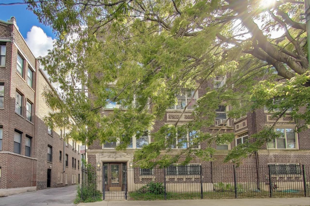 1059 E Hyde Park Blvd. #1, Chicago, IL 60615