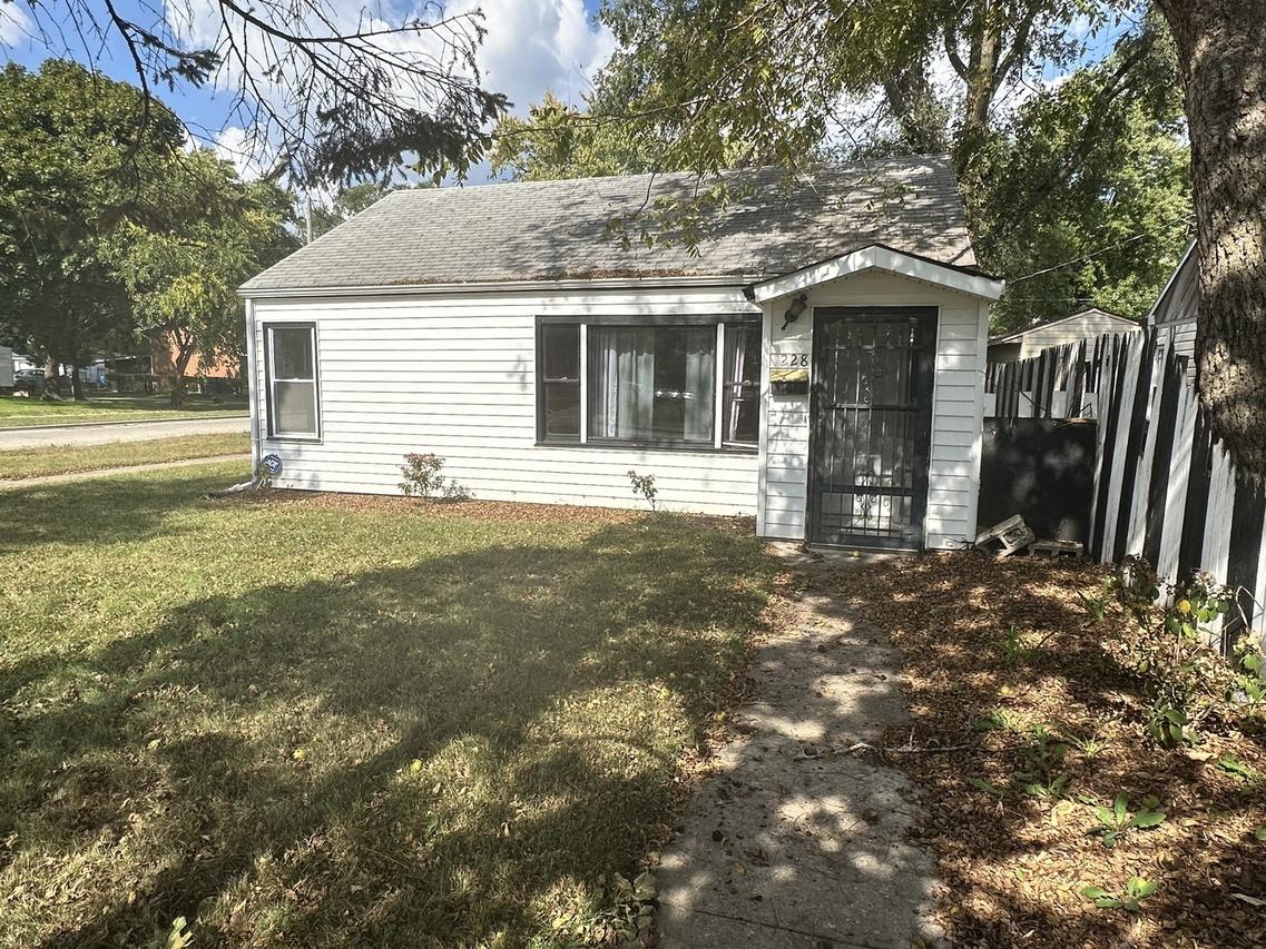 1228 20th St., North Chicago, IL 60064