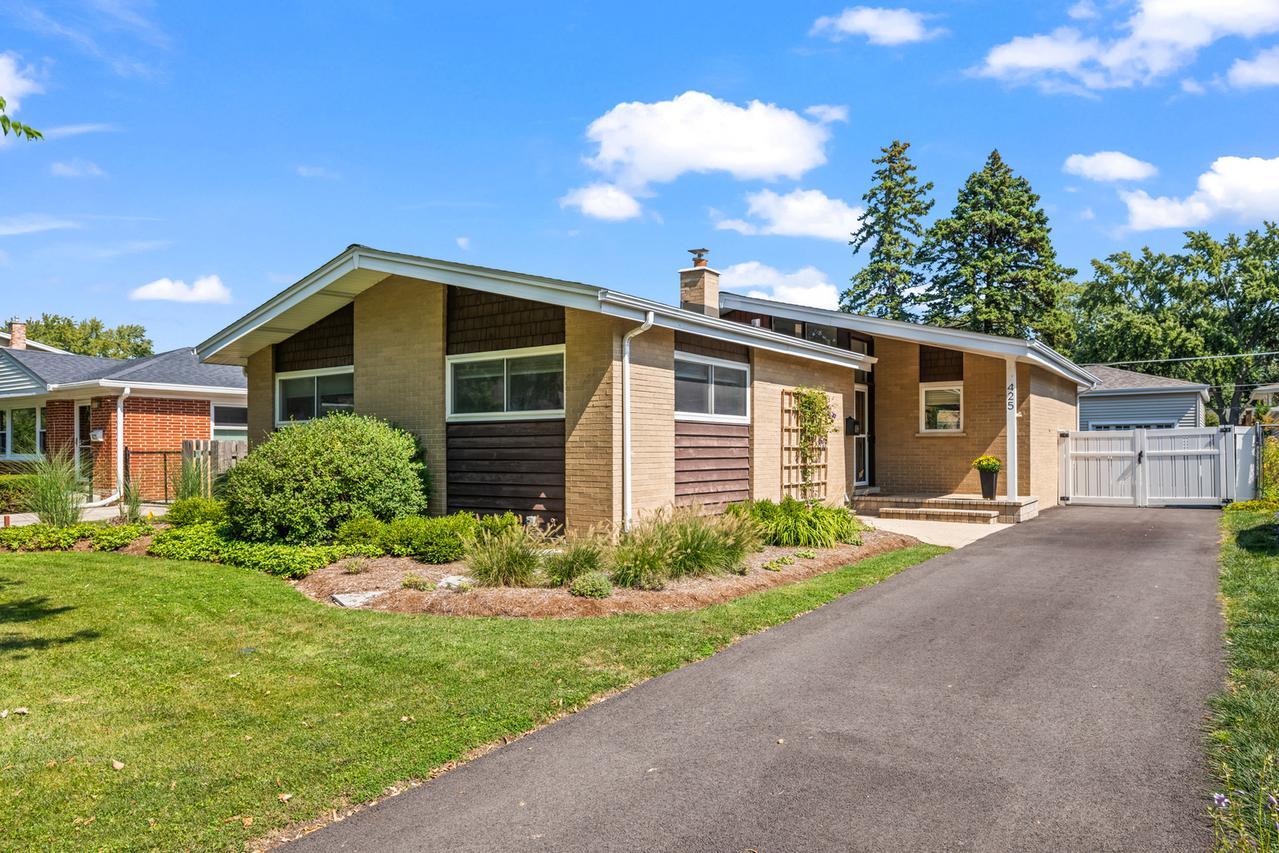 425 S Dryden Pl., Arlington Heights, IL 60005