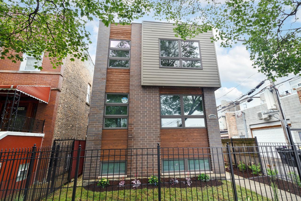 2342 N Hamlin Ave., Chicago, IL 60647