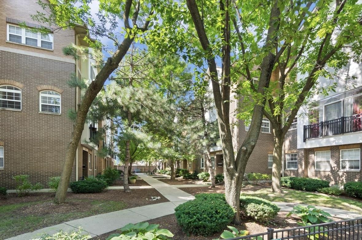 1816 N Rockwell St. #C, Chicago, IL 60647