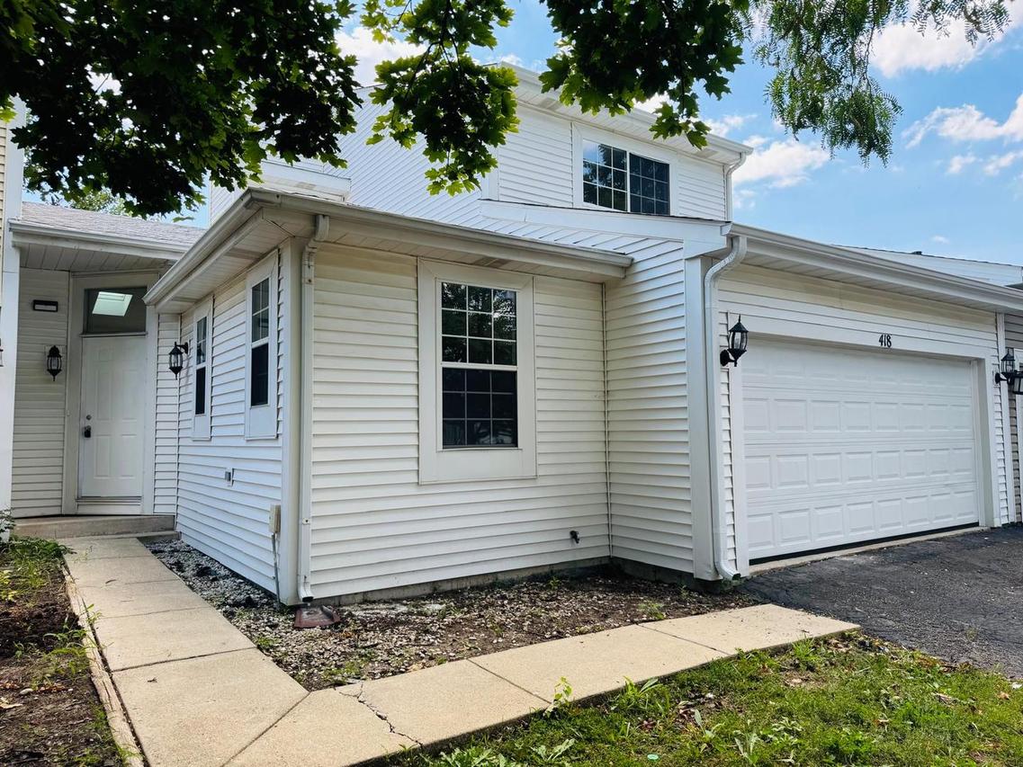 418 Farmbrook Ct., Romeoville, IL 60446