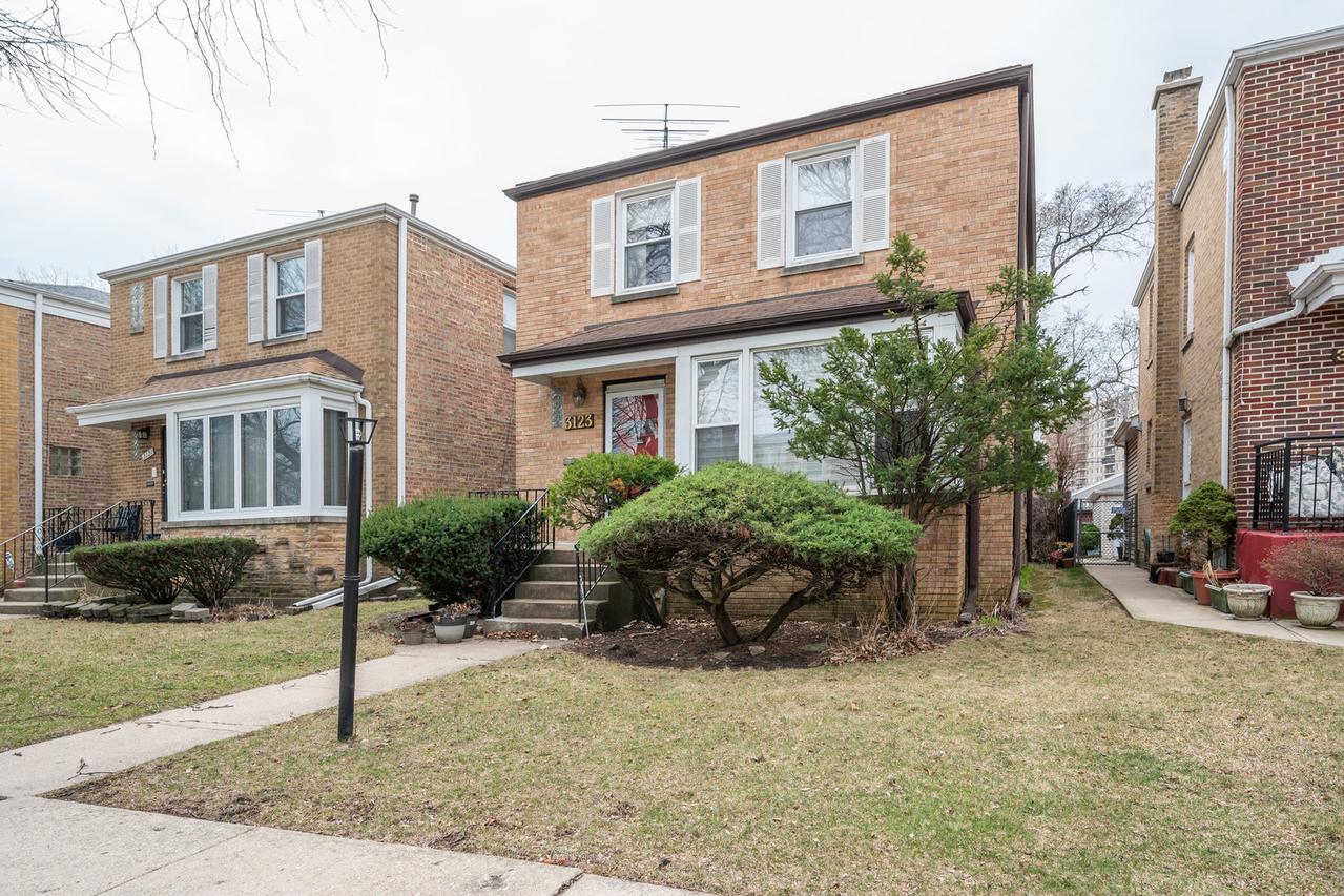 3123 W Chase Ave., Chicago, IL 60645