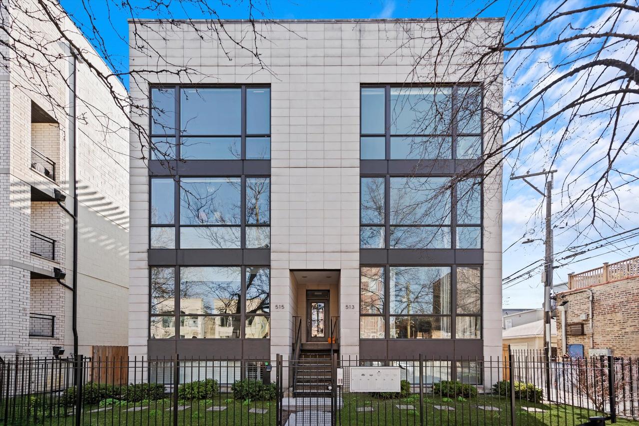 513 N Claremont Ave. #3S, Chicago, IL 60612